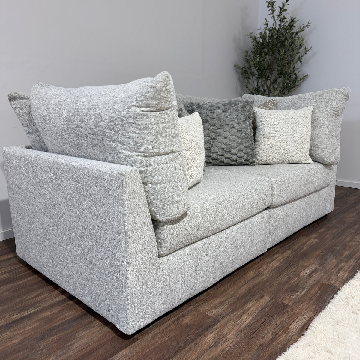 Mckenzie Loveseat